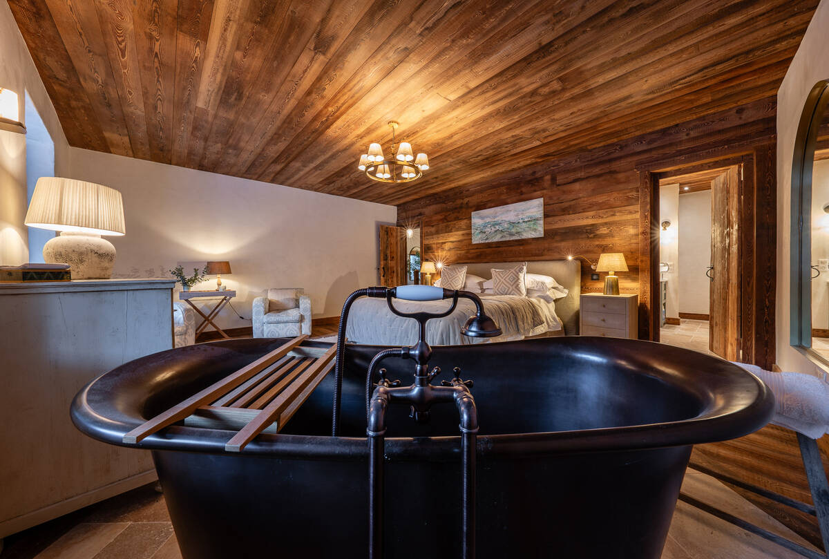 Ski Chalet Masterbedroom With Bath Wide