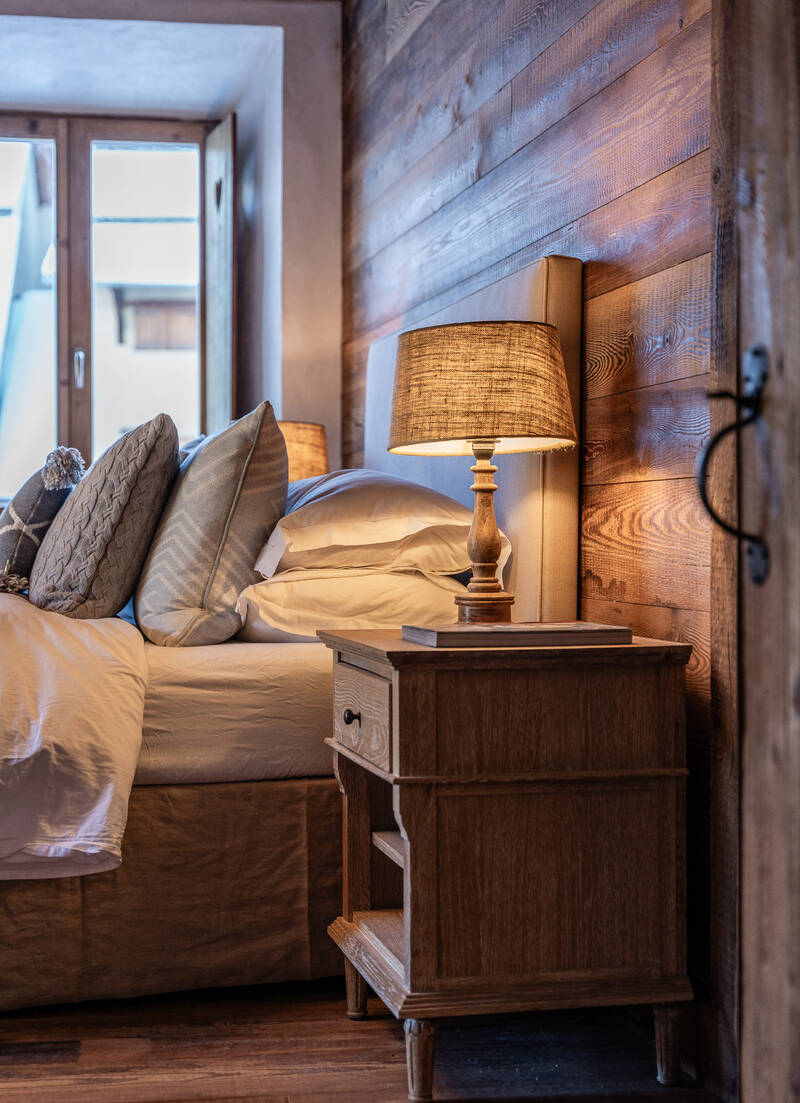 Ski Chalet Double Bedroom Details Sidetable