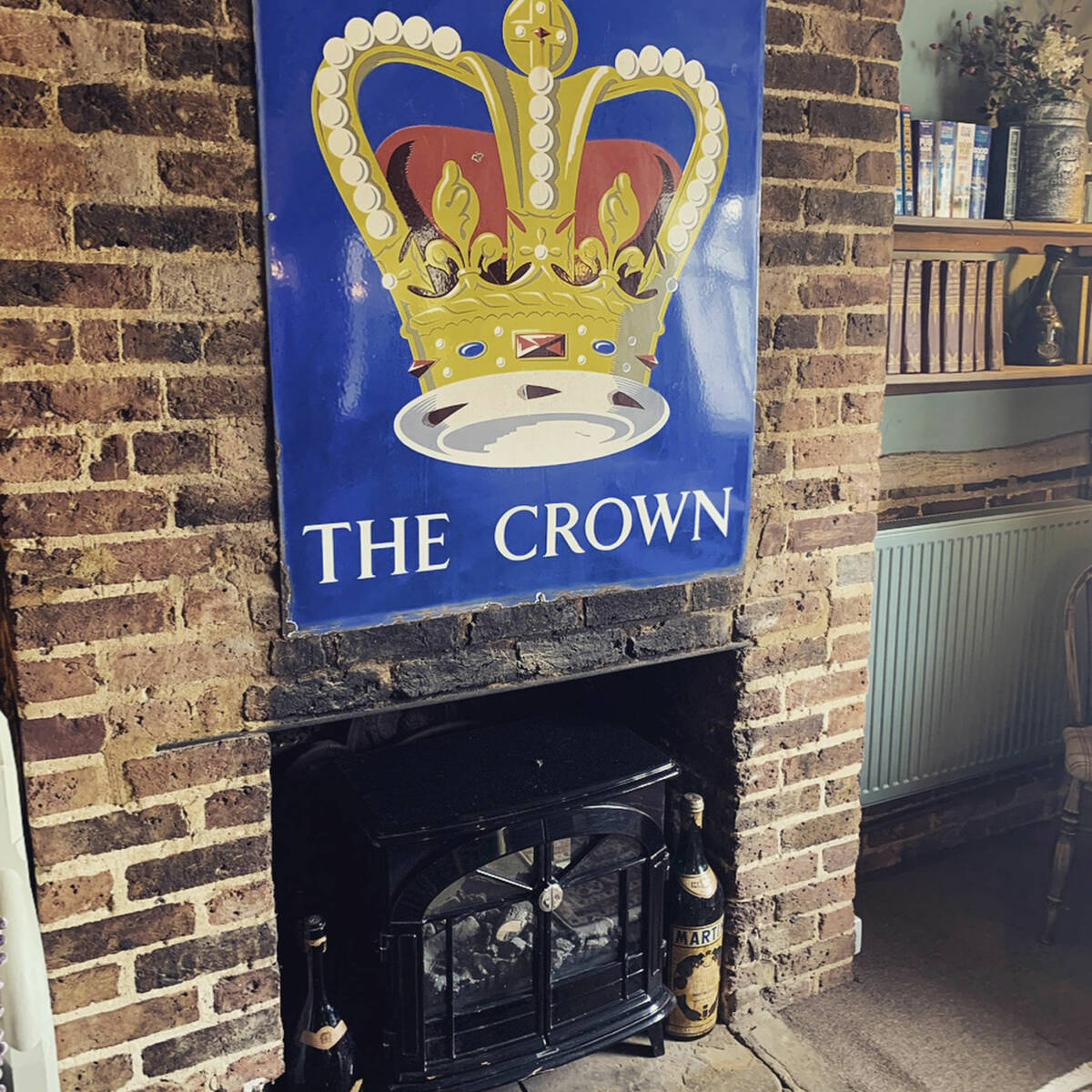 CROWN SIGN